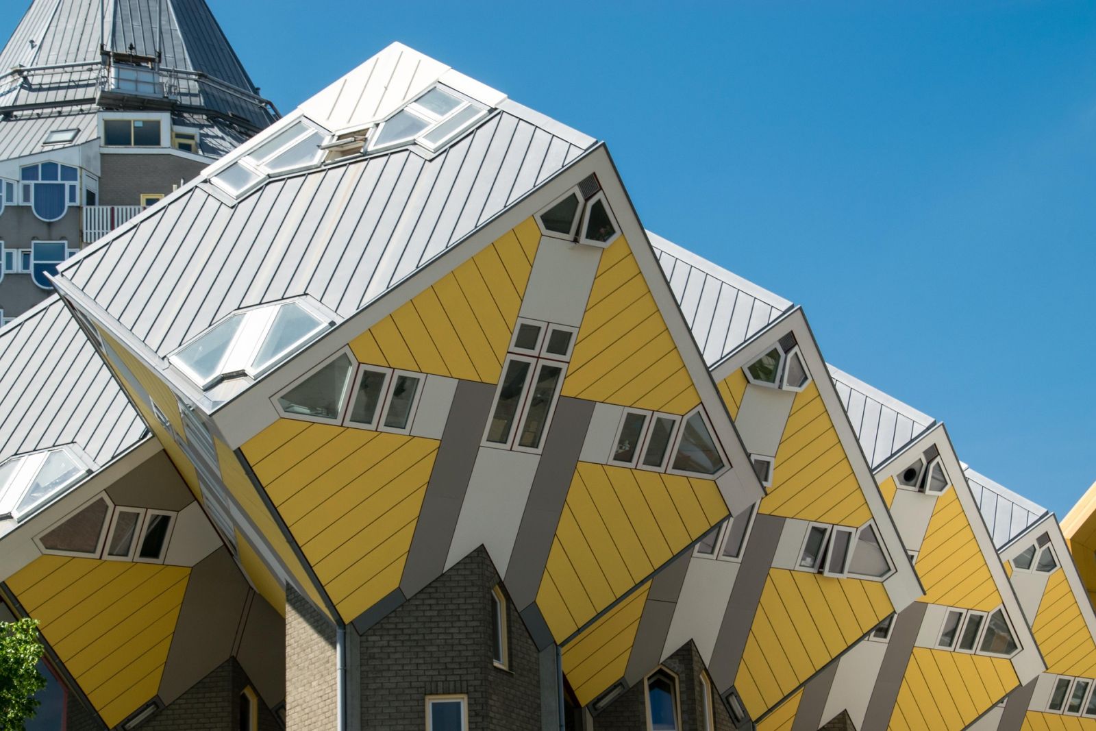 cubic-house-6566406_1920.jpg