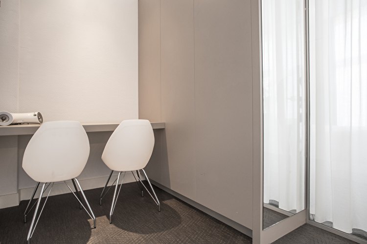 Canal View Aparment - Working Area