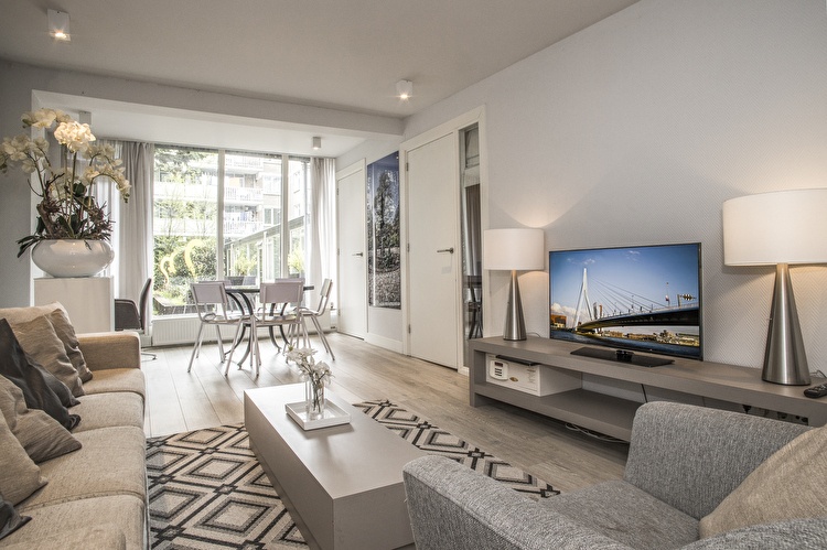 Family Garden Apartment - Living Room